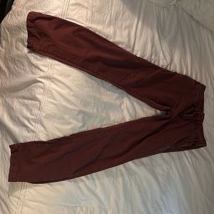 American eagle extreme flex 30 by 36 in maroon